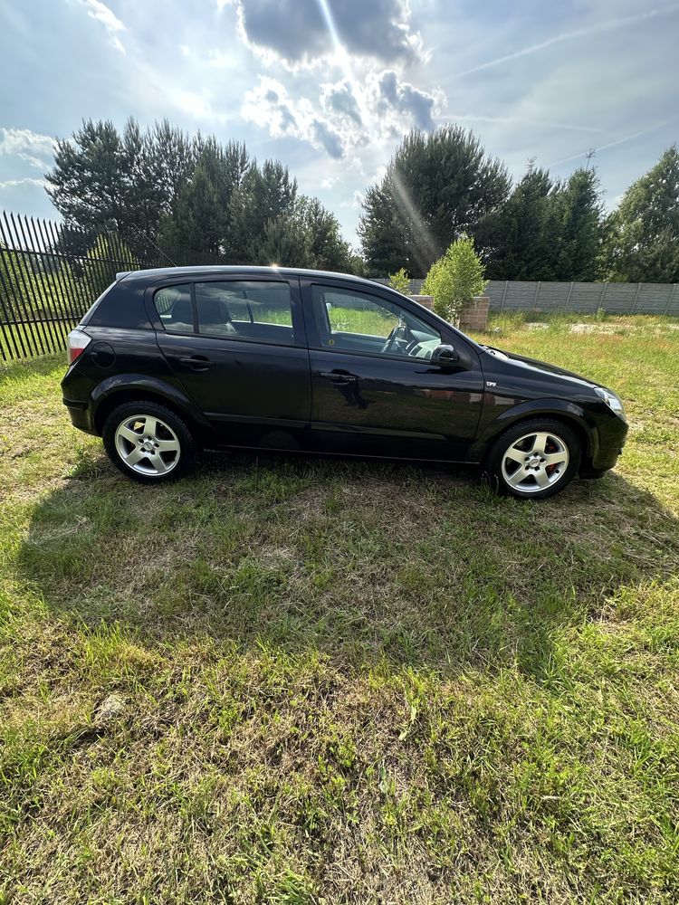Opel astra H 1,9 cdti 150km 6 biegow klima hak