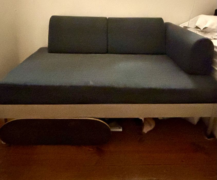 Sofá do ikea azul escuro