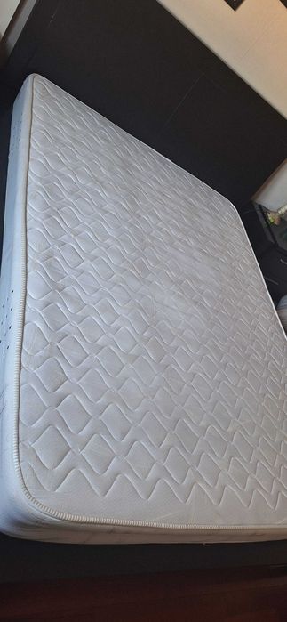 Cama casal c/ colchão 150×200