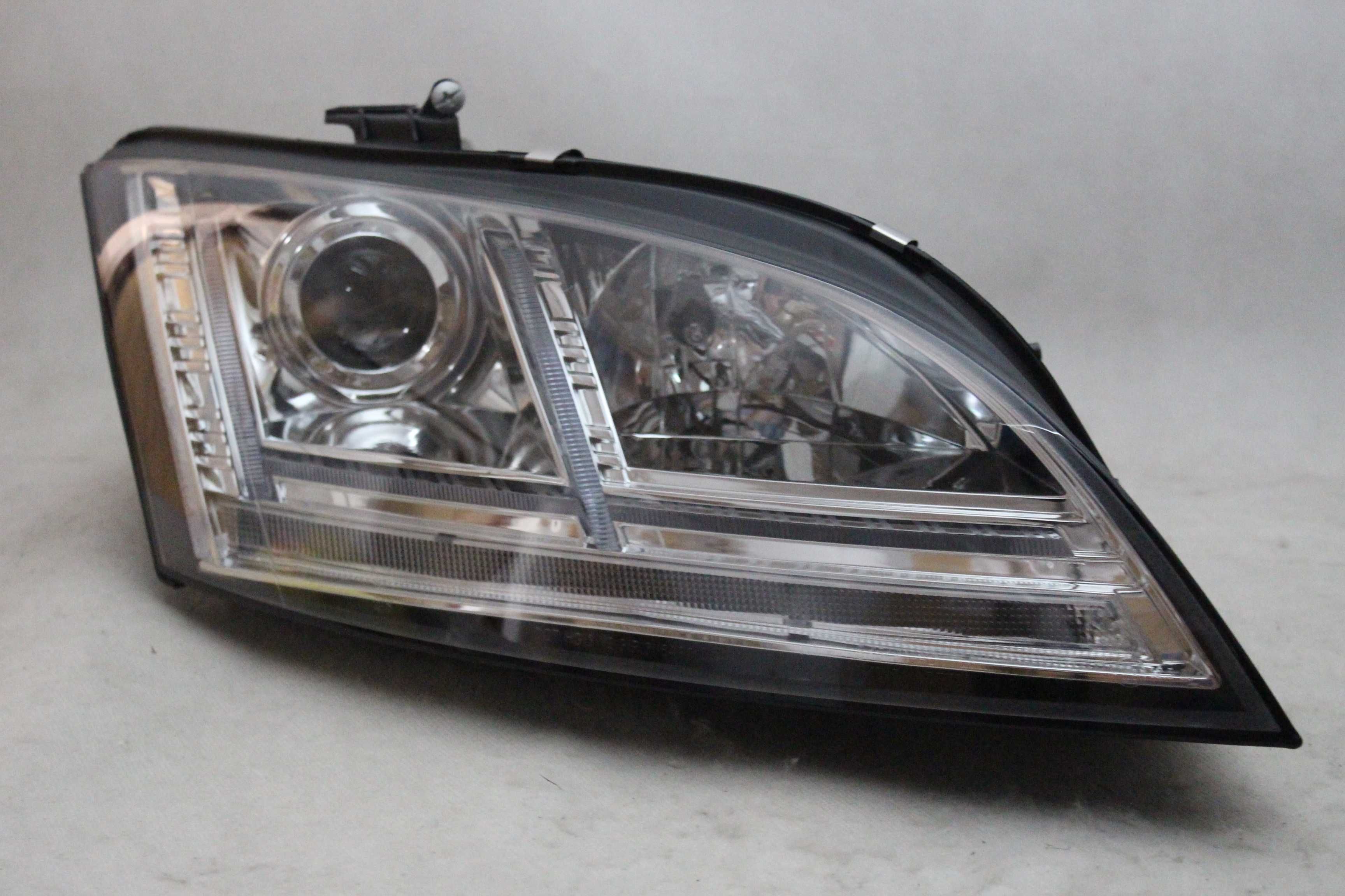 Lampy reflektory przednie przód AUDI TT 8j 06-10 Xenon LED BAR CHROM !