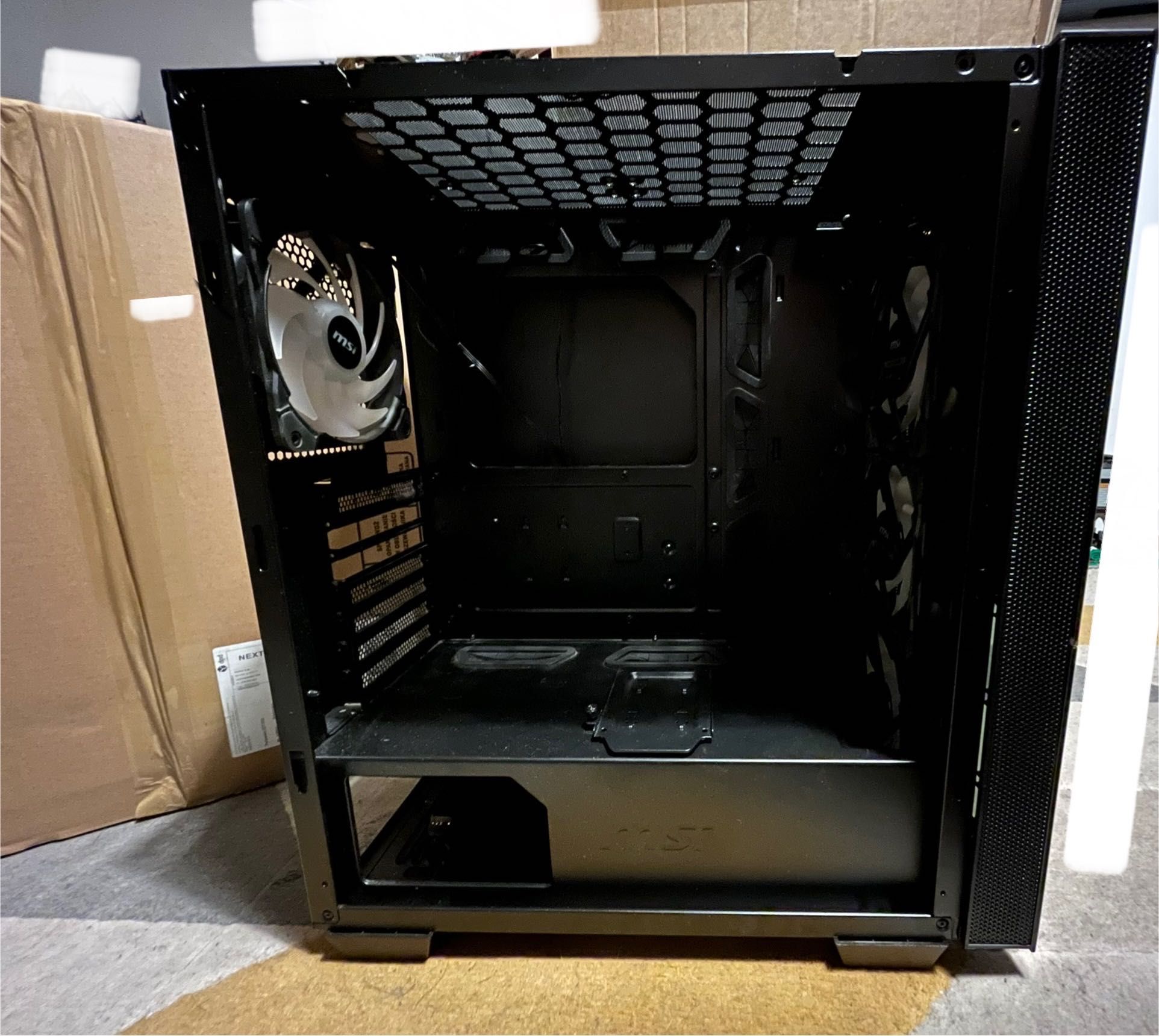 Obudowa do komputera MSI MPG SEKIRA 100R