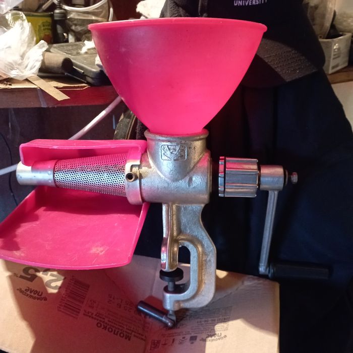 Продам соковижималку .