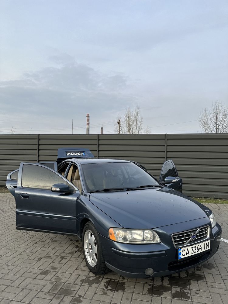 Продам автомобіль Volvo s60I  2,4D5