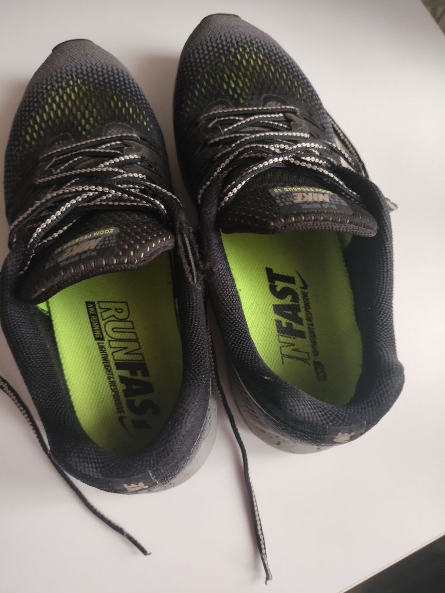 Кросівки Nike Zoom Pegasus 33 (розмір 42.5)
