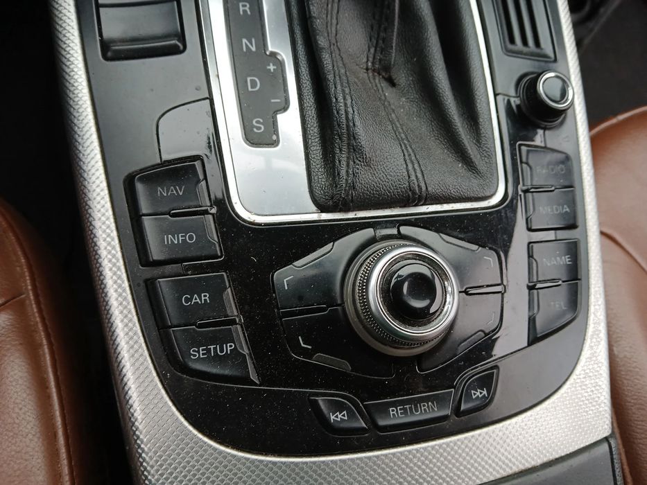 Rádio / auto-rádio AUDI A4 Avant (8K5, B8)