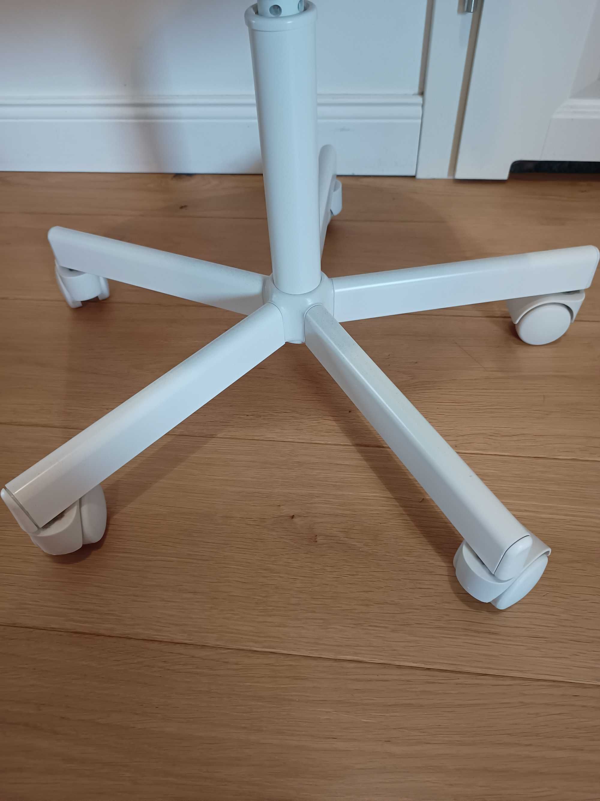Krzesło dziecięce obrotowe Ikea Orfjall