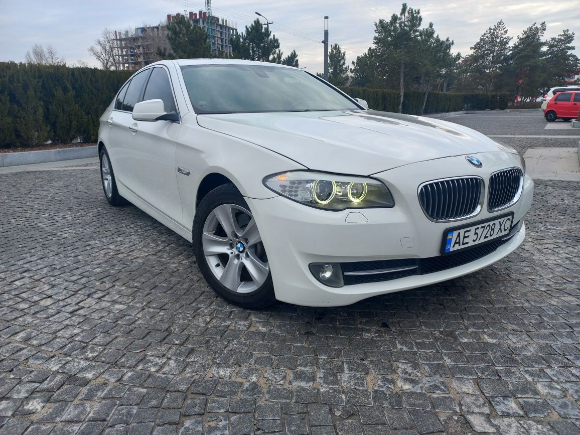 Продам BMW 520i в отличном состоянии.