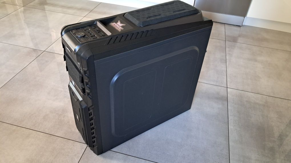 Silentium Pc Gladius X60 Pure Black USB 3.2 Gamingowa duża solidna