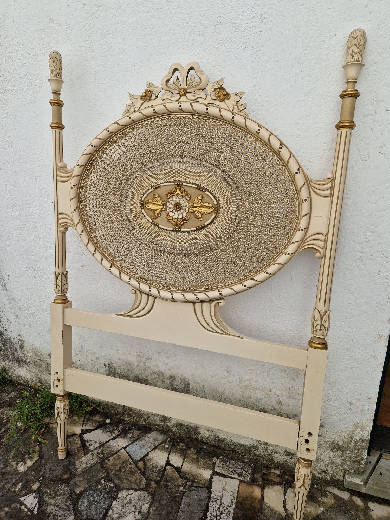 Cama estilo Luis XV
