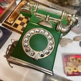 Telefones antigos e Mesa Apoio dos anos 70