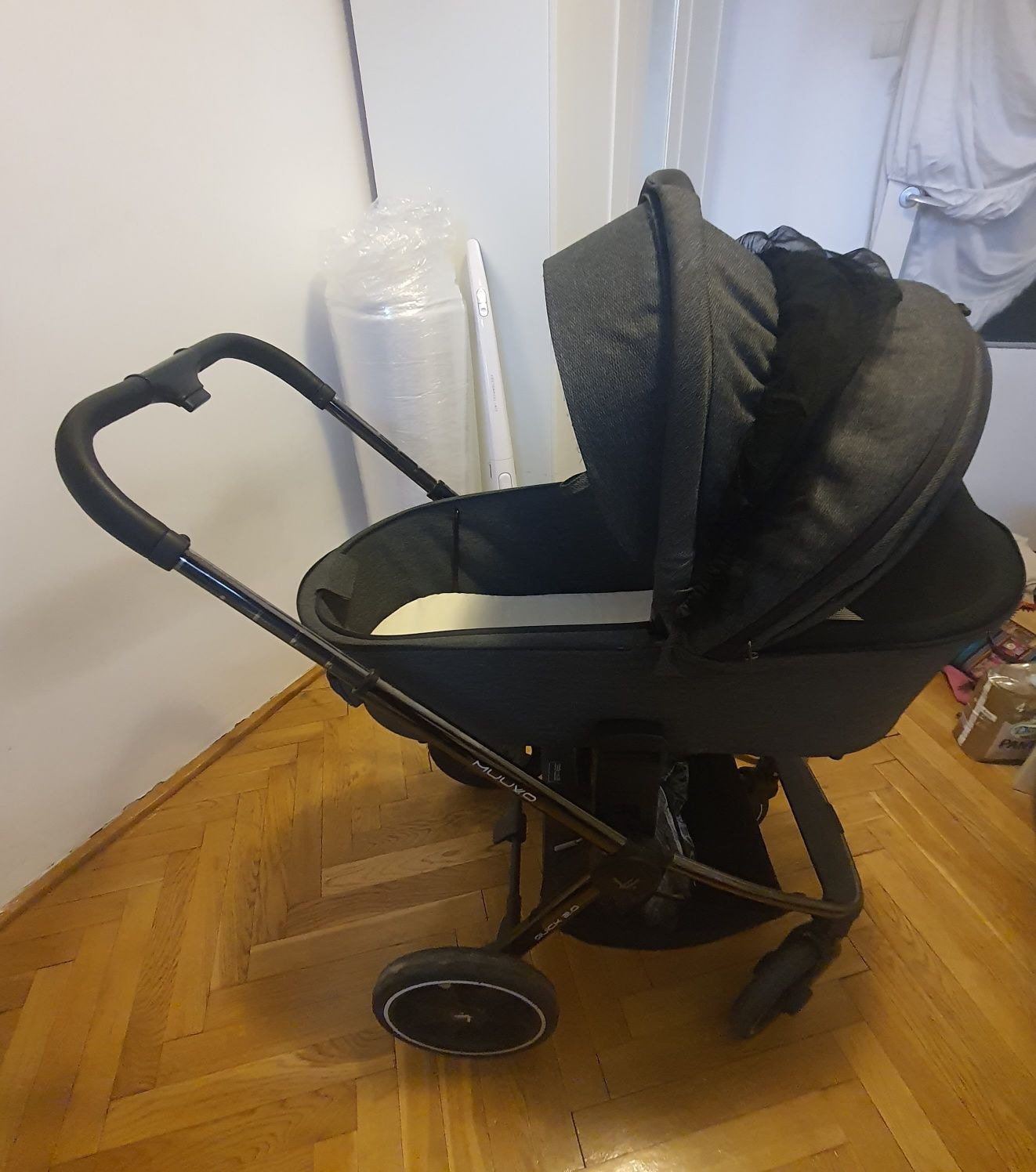 Wózek Muuvo Quick 2.0 + fotelik Maxi Cosi Cabriofix Essential Black