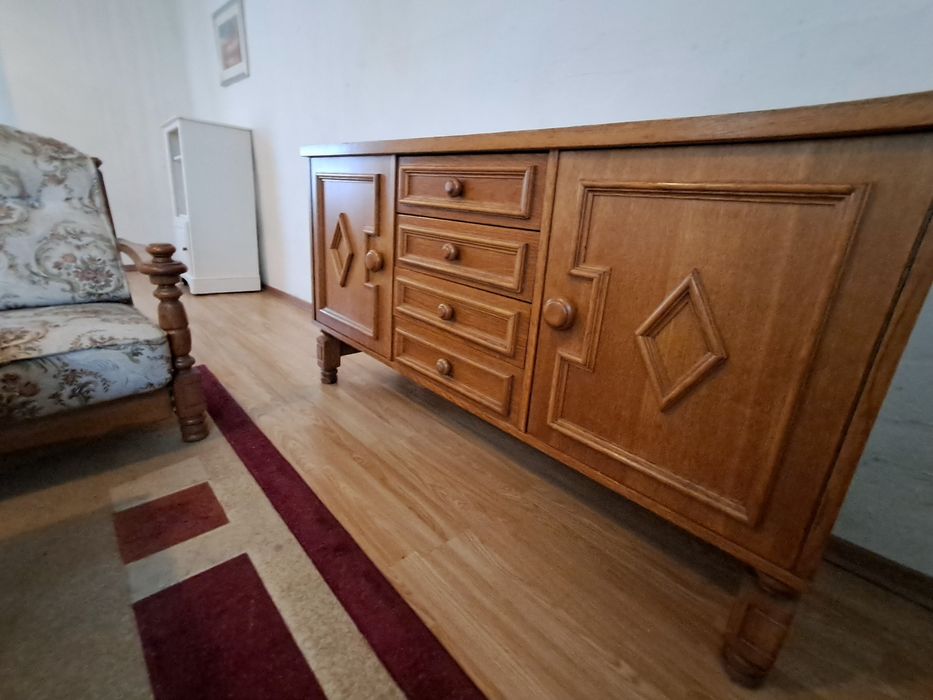 Komplet mebli dębowych – styl vintage – sofa, fotele, stół, komody