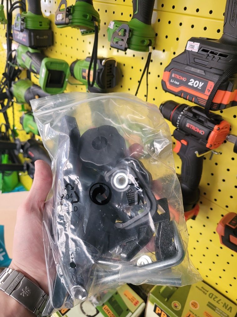 Дискова пила Procraft KR-2500 (з кріпленням до столу)