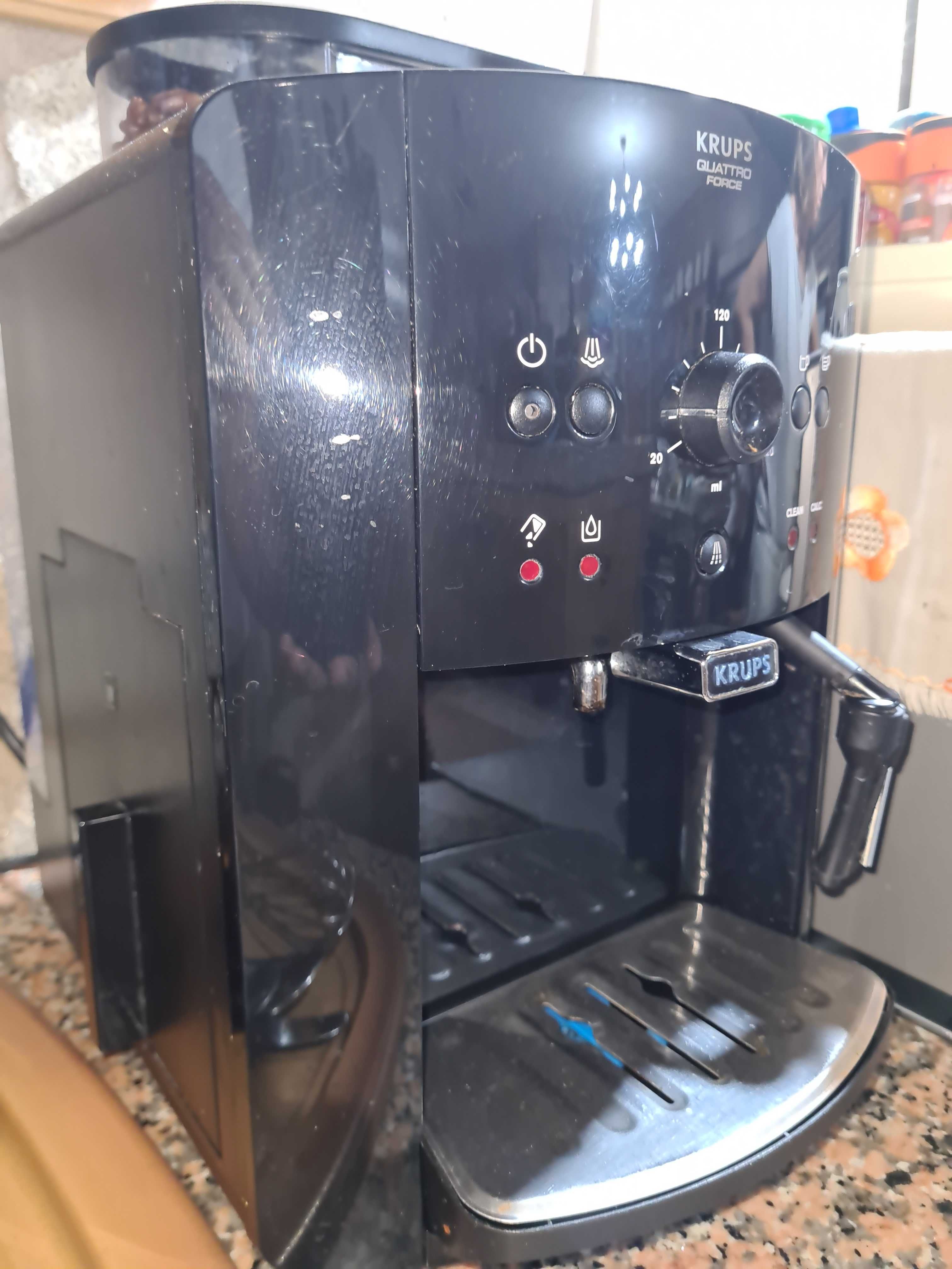 Máquina de Café Automática Krups
