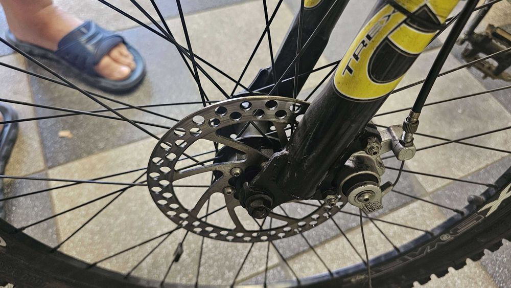 Rower górski MTB dwa amortyzatory hamulce tarczowe przerzutki Shimano