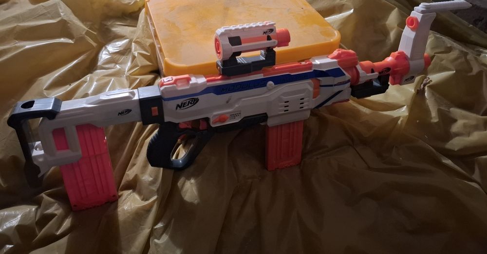 Pistolet NERF na strzałki