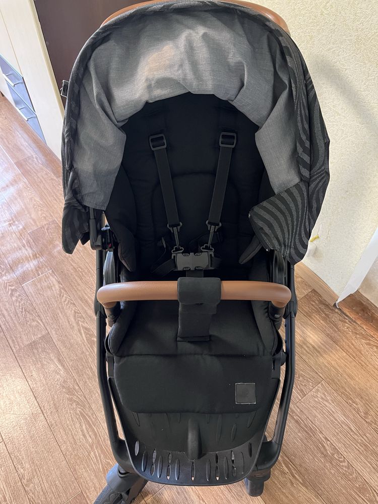 Коляска Roan Bloom 2в1