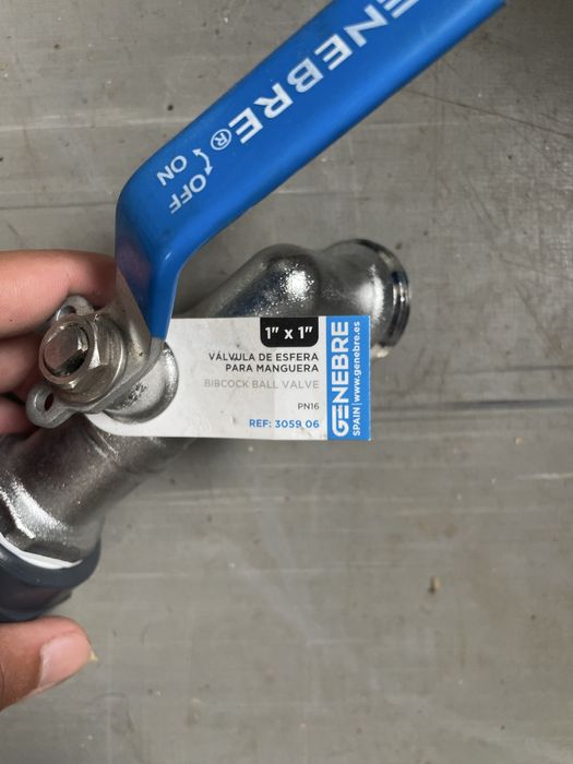Valvula de esfera para mangueiras