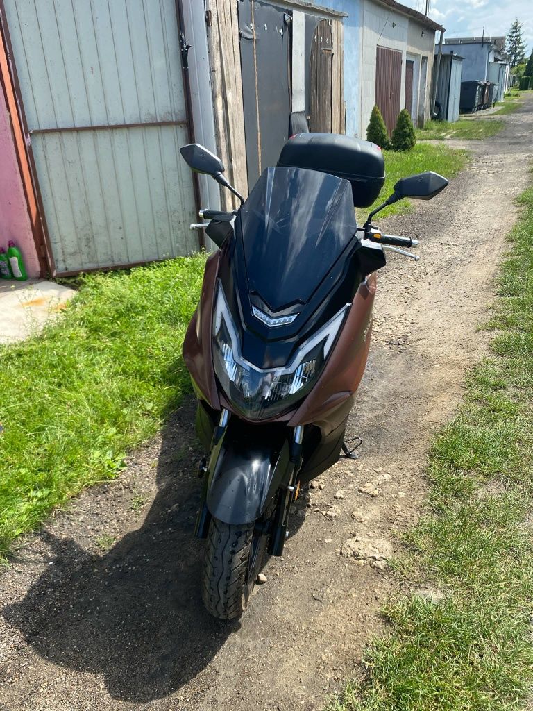 Skuter junak maxi 711