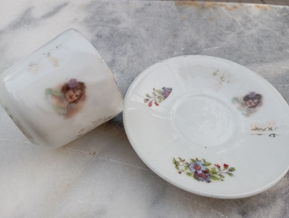 Chávena antiga da Vista Alegre