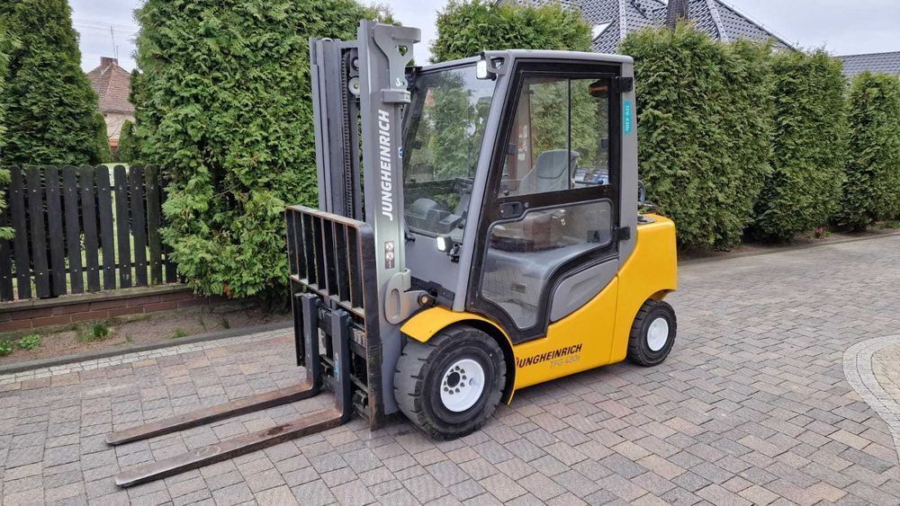 Jungheinrich TFG 430s Wózek paletowy widłowy LPG Duplex 3T 2016 rok