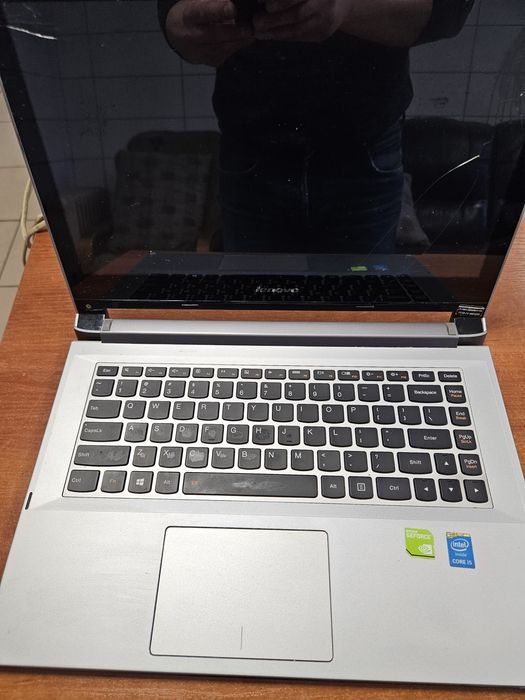 Laptop Lenovo Flex 14 cali uszkodzony