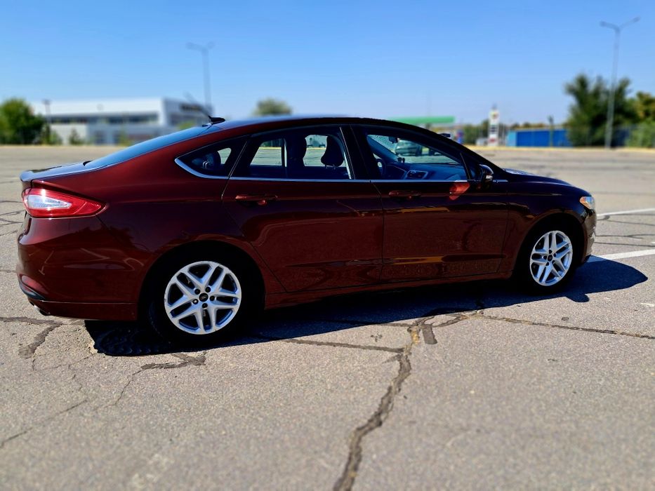 Ford Fusion SE 2015