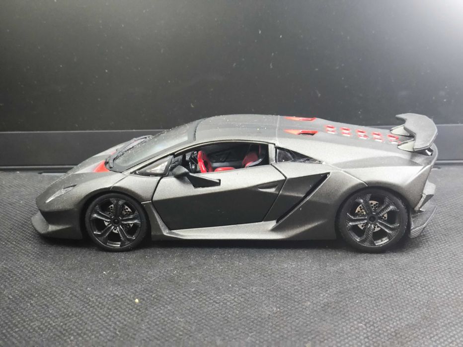 Модель Lamborghini Sesto Elemento Bburago 1/24