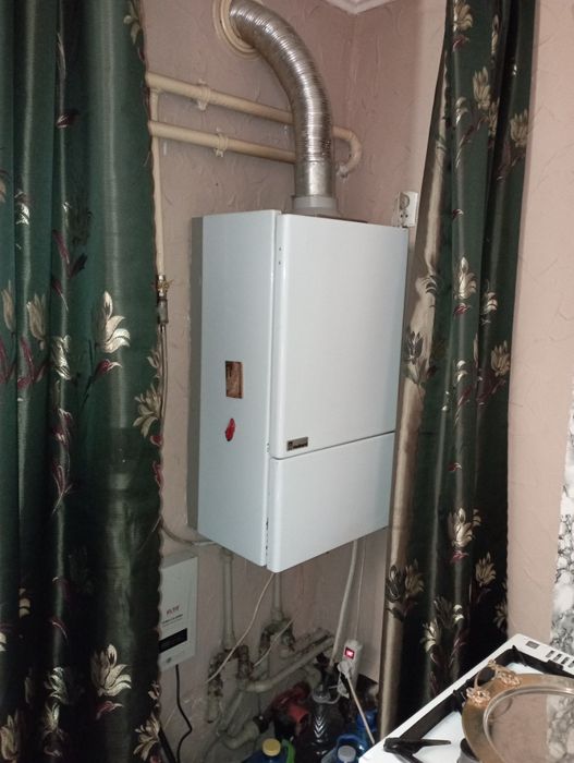 Будинковолодіння: комерція + житло 210 м2 Берегово Бако Габора 109