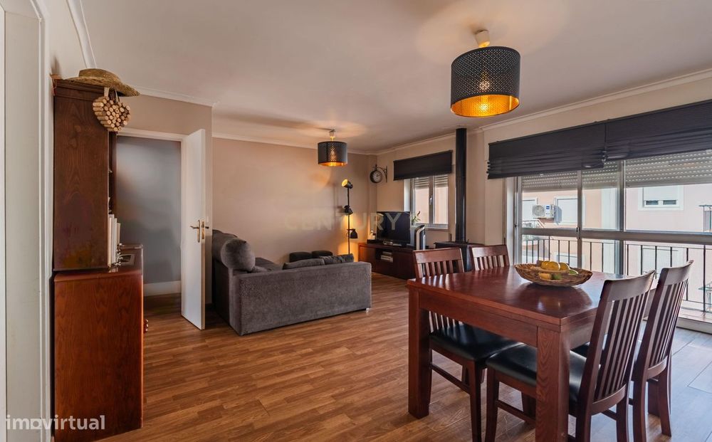 Apartamento T3 com Vista Panorâmica em Azeitão - 290.000€