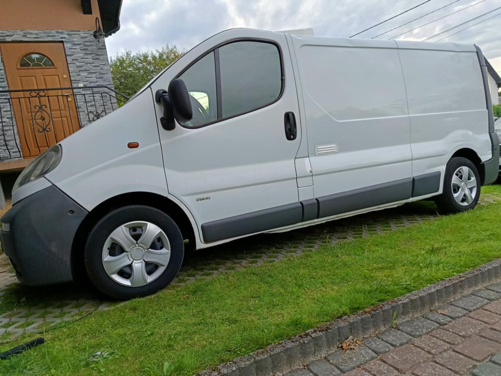 Opel Vivaro 2.0 b+g jak trafic primastar