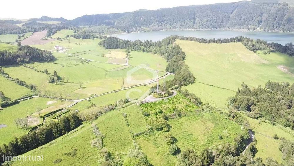 Terreno com 5.574,00 m2 - Furnas - Povoação