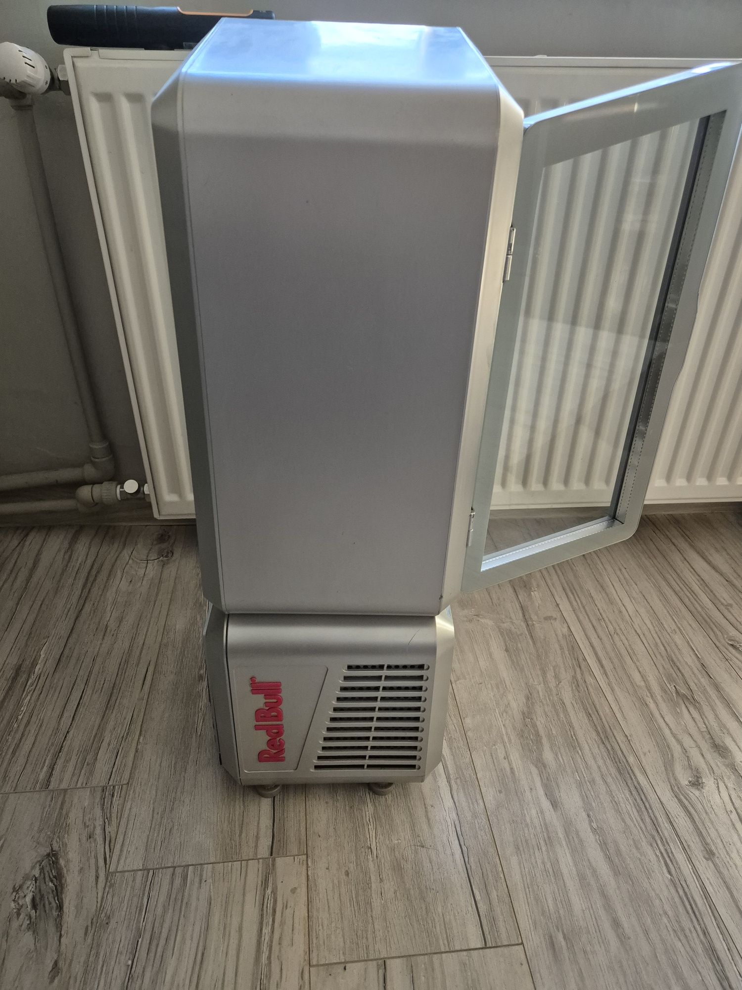 Lodówka red Bull led