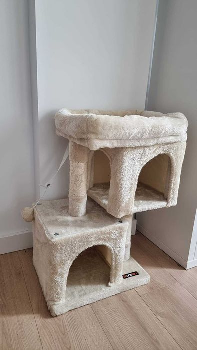 Kompaktowy drapak budka domek wygodny z legowiskiem 67 cm