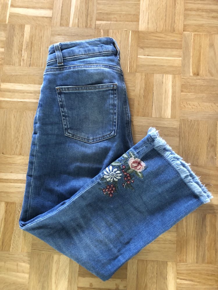 Spodnie jeansy dzwony szerokie