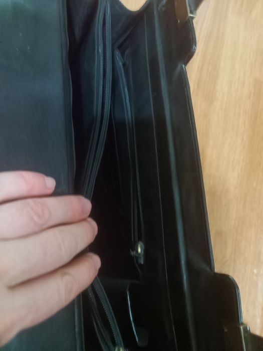 Бізнес портфель шкіряний під рептилію.