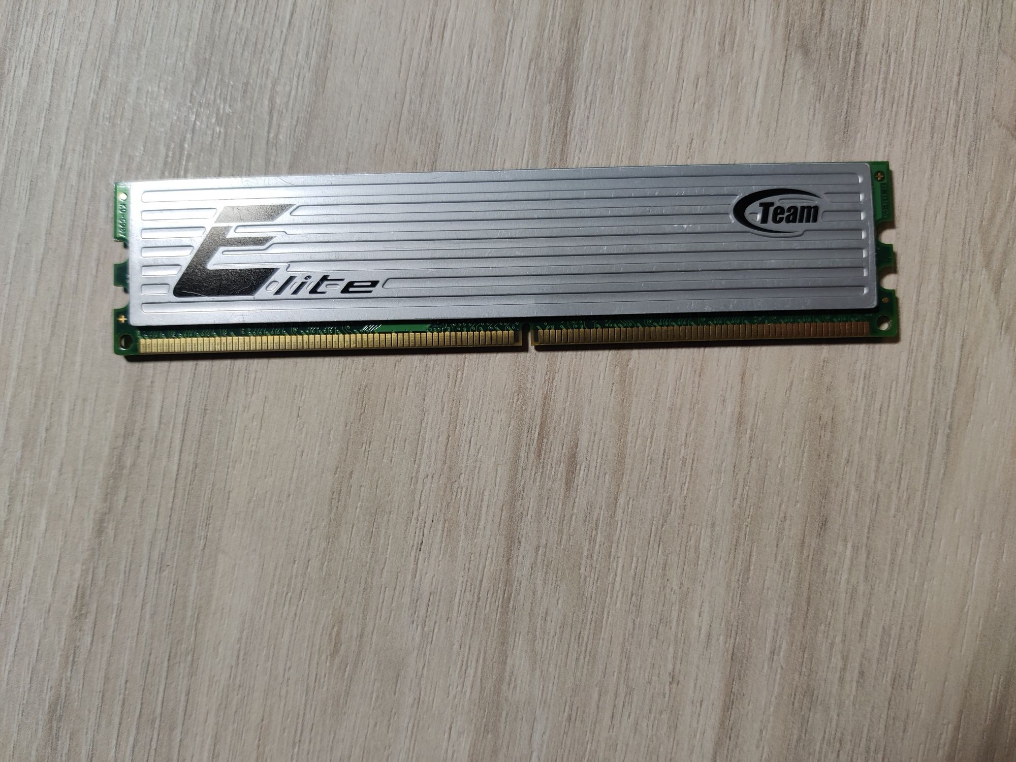 ОЗП(ОЗУ) TEAM 1 GB DDR2 800 MHz (TEDD1024M800HC6)