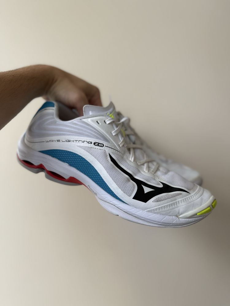 Кросівки Mizuno Wave LIGHTNING Z6