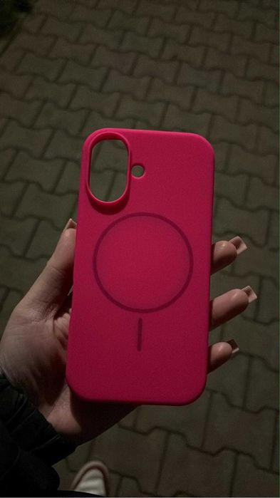 Etui na iphone 16
