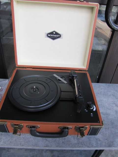 Gramofon w stylu retro z BT walizka Auna Jerry Lee brązowy