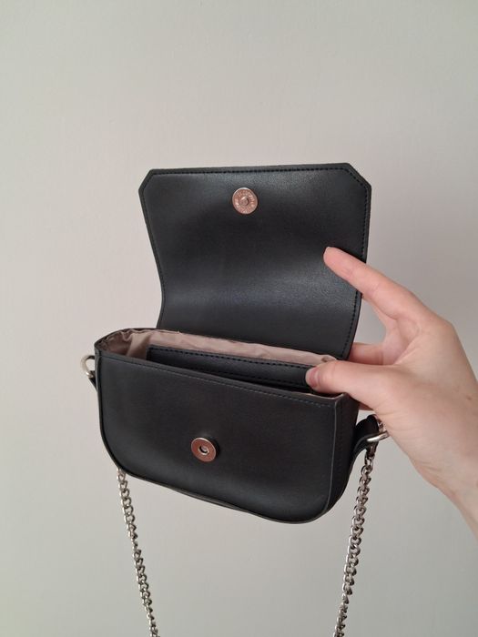 Сумка через плече на ланцюжку