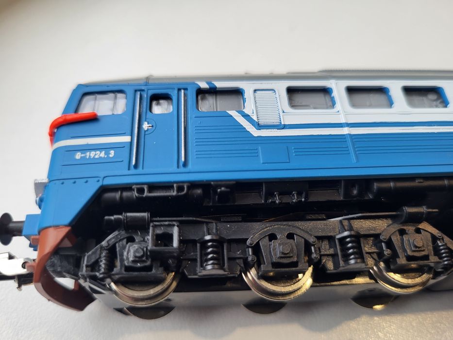 Модель тепловоза М62,аналог Piko,Roco