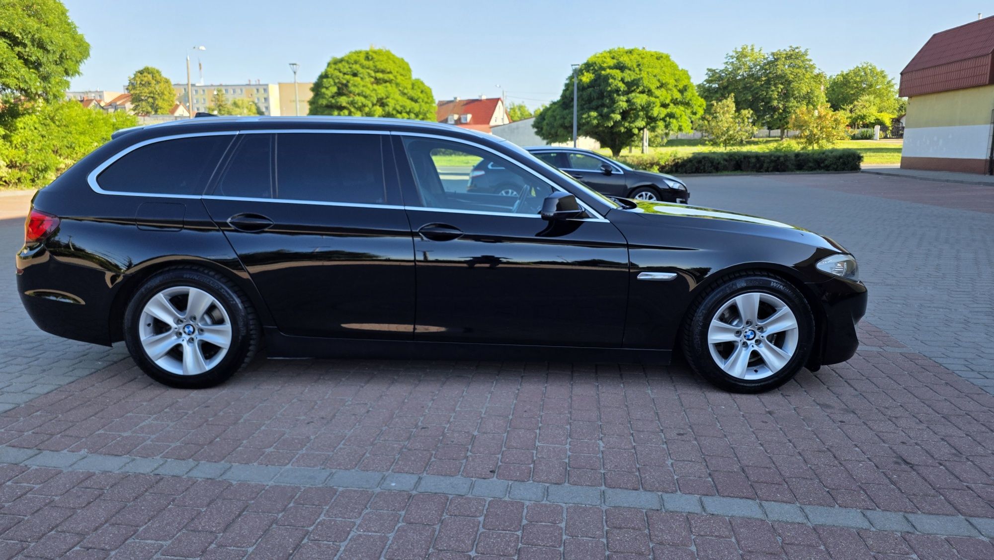 Bmw 5 f11 rok 2011 silnik 2.0 diesel doinwestowana ładna zamiana