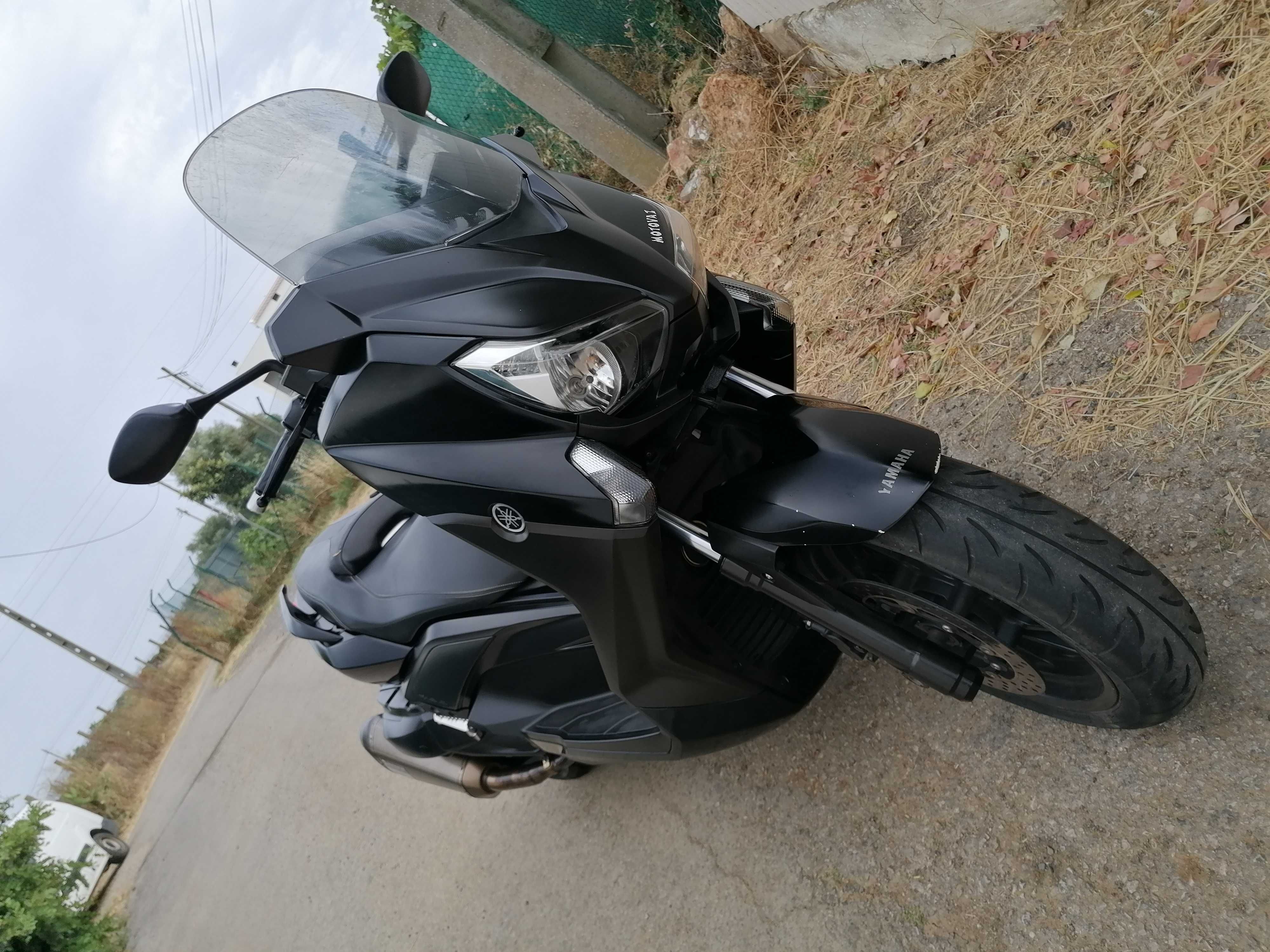 Yamaha Xmax 400 13