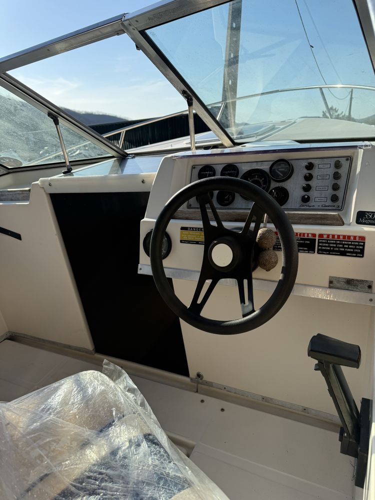 TROCO Barco Glastron Aventure 214