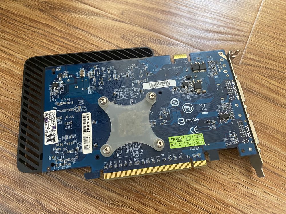 Продам видеокарту Gigabyte