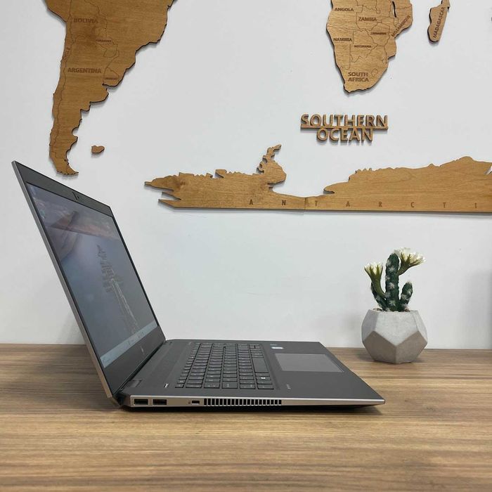 HP ZBook Studio G5 i7-9750H 16 GB 512 GB P1000 Mobile Klasa A-