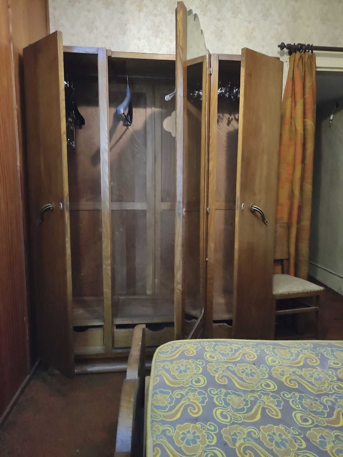 Mobília de Quarto Solteiro (corpo e meio) Vintage