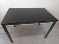 Mesa preta tampo em vidro