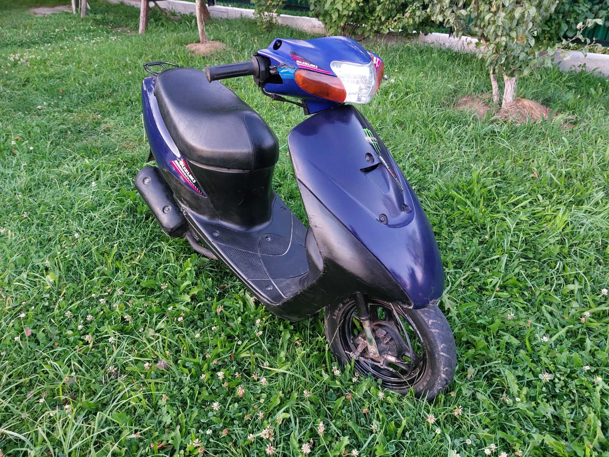 Продам скутер сузукі лец 2